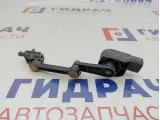 Датчик регулировки дорожного просвета Audi Q7 7L0616213D. Передний левый.