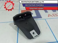 Кронштейн крепления обшивки передней двери Audi Q7 4L0831541.