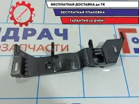 Кронштейн средней стойки правый Audi Q7 4L0858848.
