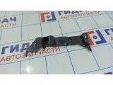 Кронштейн средней стойки правый Audi Q7 4L0858848.