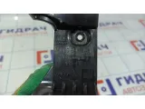 Кронштейн средней стойки правый Audi Q7 4L0858848.