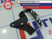 Кронштейн подушки безопасности пассажира правый Audi Q7 4L0880304A.