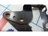 Кронштейн подушки безопасности пассажира правый Audi Q7 4L0880304A.