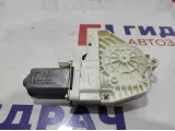 Моторчик стеклоподъемника переднего правого Audi Q7 8T0959802B.