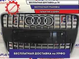 Решетка радиатора Audi Q7 4L0853651G.