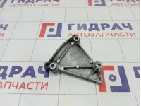 Кронштейн кондиционера Audi Q7 06E260835C