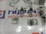 Петли двери Audi Q7
