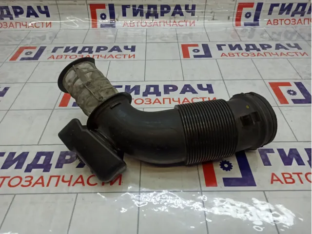 Патрубок воздушного фильтра Audi Q7 06E129629R