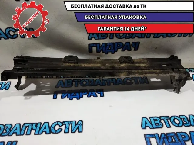 Кронштейн радиатора BMW 5 GT 2010 17117573265 Отличное состояние