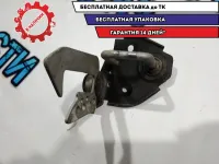 Крючок капота левый BMW 5 GT 2010 51237183763 Отличное состояние