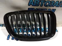 Решетка радиатора правая BMW 5 GT 2010 51137202110 Отличное состояние