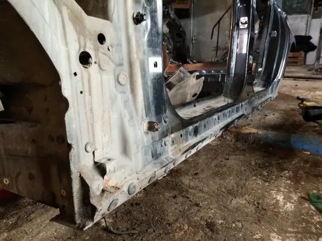 Порог со стойкой левый BMW 5 GT 2010 Отличное состояние