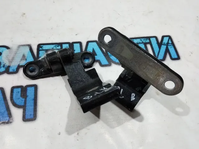 Петли двери задней левой BMW 5 GT 2010 41007228153 Отличное состояние