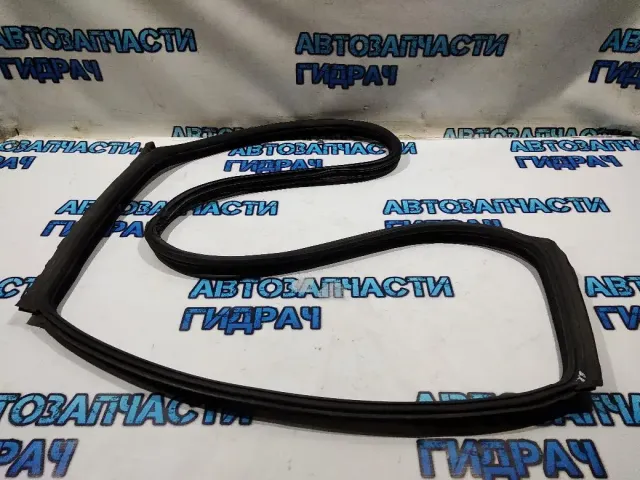 Уплотнитель двери задней правой BMW 5 GT 2010 51767226398 Отличное состояние