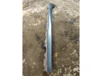 Накладка на порог правая BMW 5 GT 2010 51177233366 Отличное состояние Дефект, трещина.