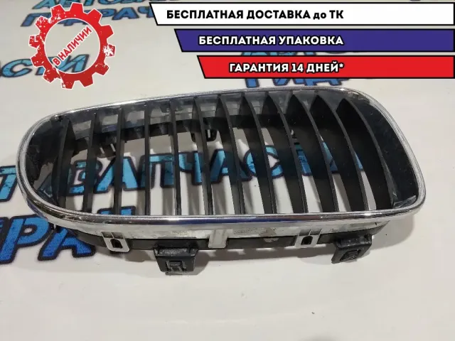 Решетка радиатора правая BMW 1 E87 51137128614.
