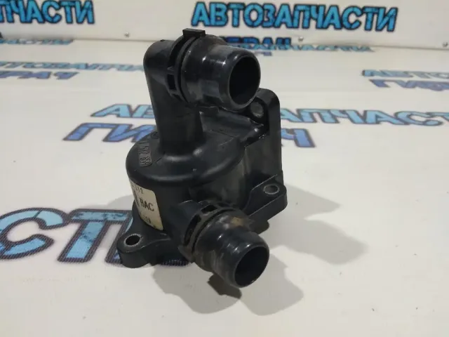 Корпус термостата BMW 1 E87 11517572859.