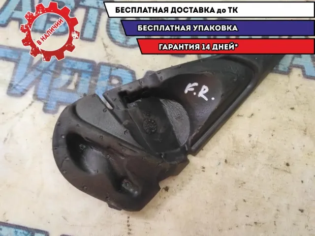 Уплотнитель зеркала правый BMW 116i 2012 51337241208 Отличное состояние