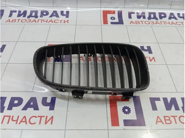Решетка радиатора правая BMW 1-Series (E87) 51137166439