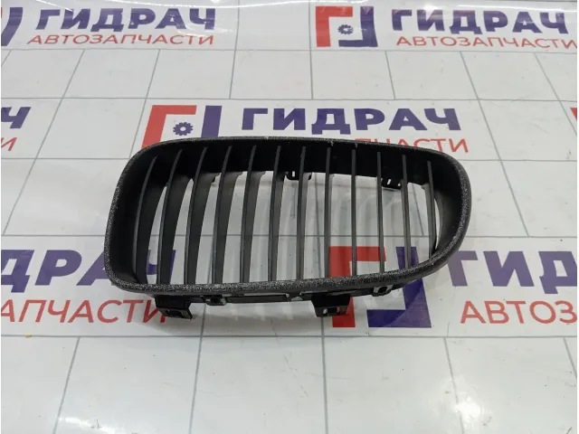 Решетка радиатора левая BMW 1-Series (E87) 51137166440