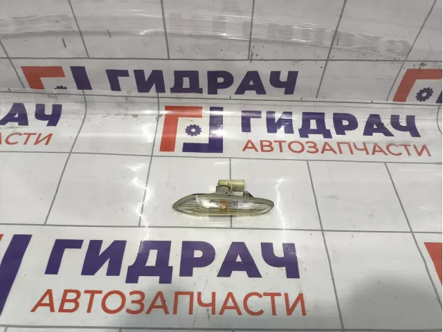 Повторитель на крыло правый BMW 1-Series (E87) 63137253326