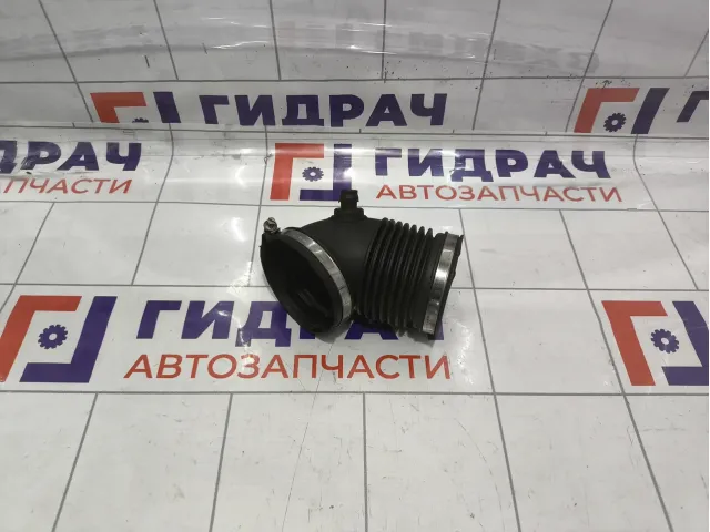 Патрубок воздушного фильтра BMW 1-Series (E87) 13717555289