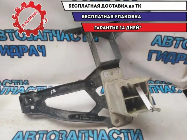 Рамка фары правой BMW 530I E60 51647033732 Отличное состояние