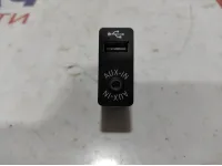 Разъем AUX USB BMW 6 (F13) 84109237653.