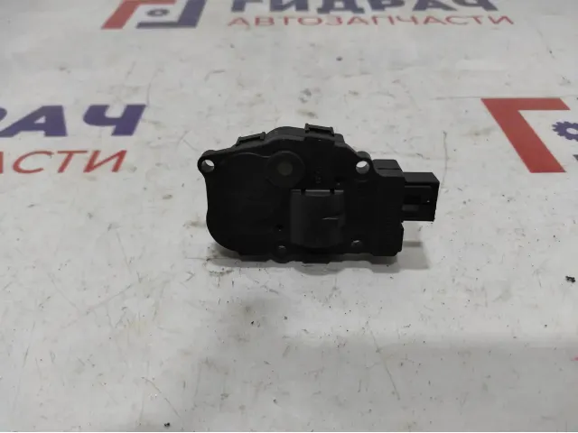 Моторчик заслонки отопителя BMW 6 (F13) 64119319037.