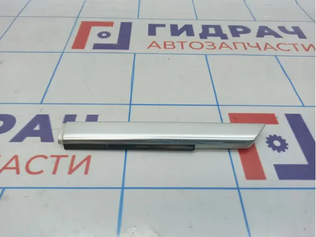 Накладка стекла двери левой BMW 6 (F13) 51337275787.