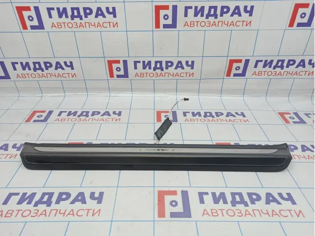 Накладка порога внутренняя левая BMW 6 (F13) 51477264437. С подсветкой. Царапины.