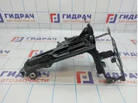 Кронштейн фар правый BMW 6 (F13) 51647211520.