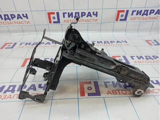 Кронштейн фар левый BMW 6 (F13) 51647211519.