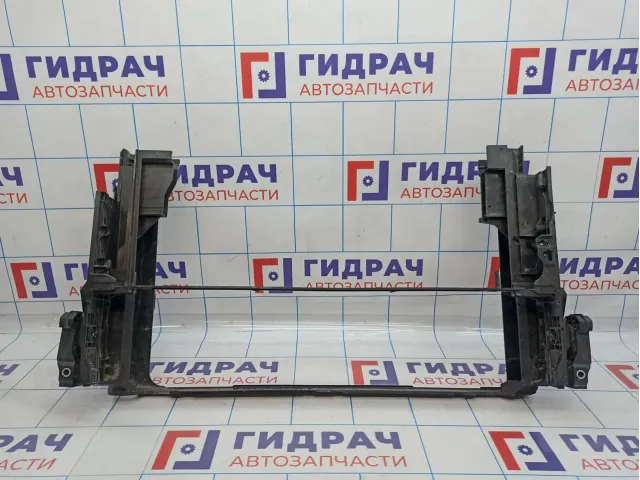 Кронштейн радиатора BMW 6 (F13) 17117804617.