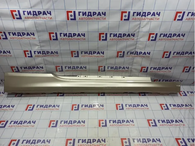 Накладка на порог наружная правая BMW 6 (F13) 51777265202.