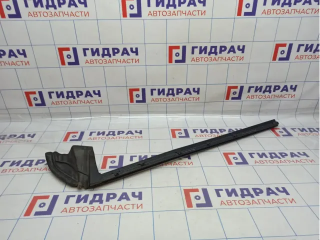 Уплотнитель двери передний правый BMW 6 (F13) 51337221178.