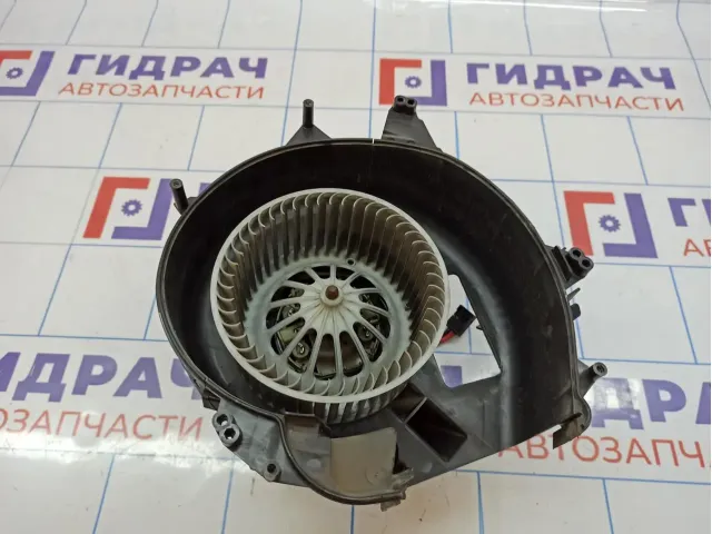 Моторчик отопителя BMW 6 (F13) 64119242607.