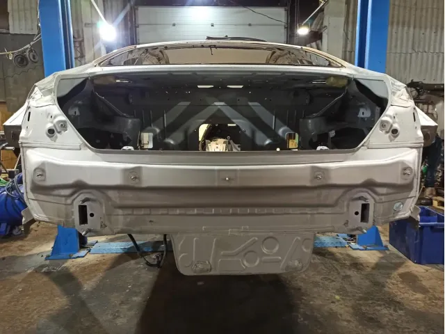 Панель задняя BMW 6 (F13) .