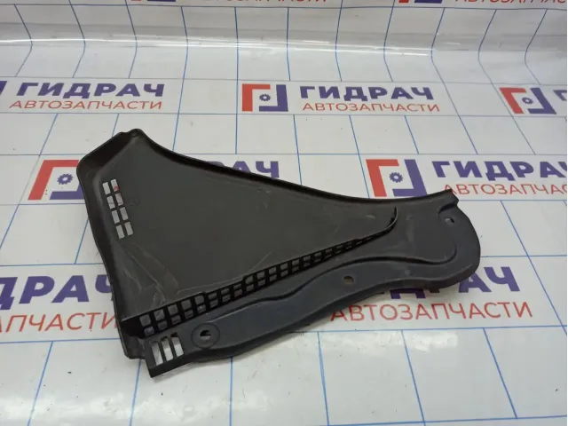 Водосток лобового стекла правый BMW 6 (F13) 51717216977.