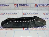 Направляющая заднего бампера центральная BMW 6 (E63) 51127056388. Трещина.