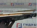 Накладка крышки багажника BMW 7-Series (F02) 51137200035. С подсветкой номера.