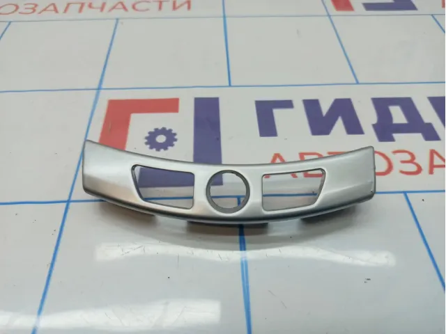 Накладка декоративная BMW 7-Series (F02) 51169113685. Замка. Дефект хрома.