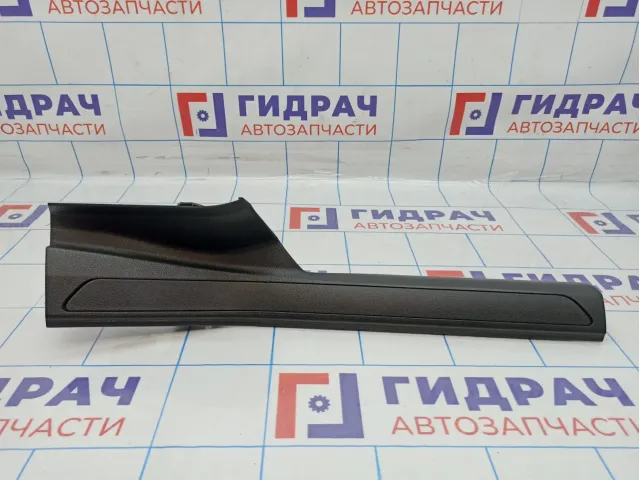 Накладка порога внутренняя задняя правая BMW 7-Series (F02) 51479121916. Царапина.