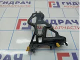 Кронштейн передней панели правый BMW 7-Series (F02) 51647046352.