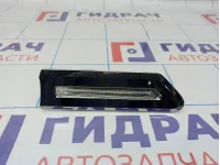 Повторитель на крыло левый белый BMW 7-Series (F02) 63137203371.