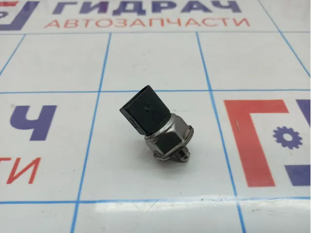 Датчик давления топлива BMW 7-Series (F02) 13537537319. Трещина.