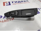 Блок управления стеклоподъемниками задний правый BMW 7-Series (F02) 61319352183.