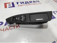 Блок управления стеклоподъемниками задний правый BMW 7-Series (F02) 61319352183.
