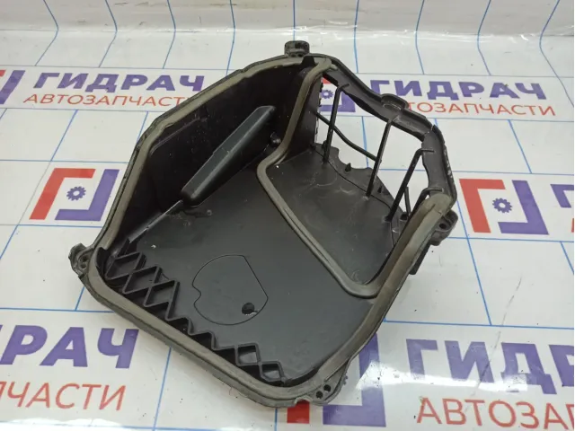 Крышка салонного фильтра BMW 7-Series (F02) 64119216222. Дефект.