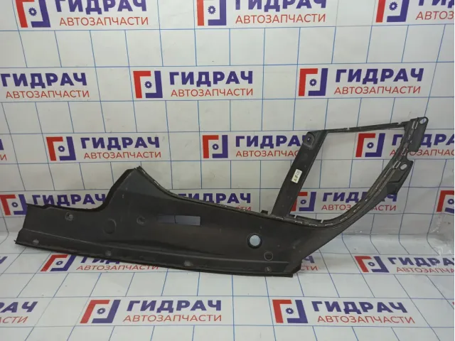 Накладка декоративная правая BMW 7-Series (F02) 51767019802. На лонжерон.